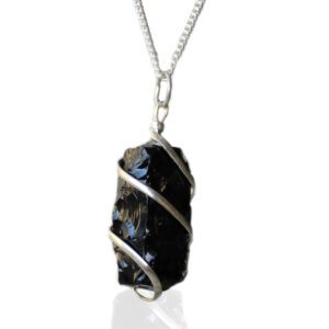 Collar Gema Envuelta en cascada - Onix Negro en bruto